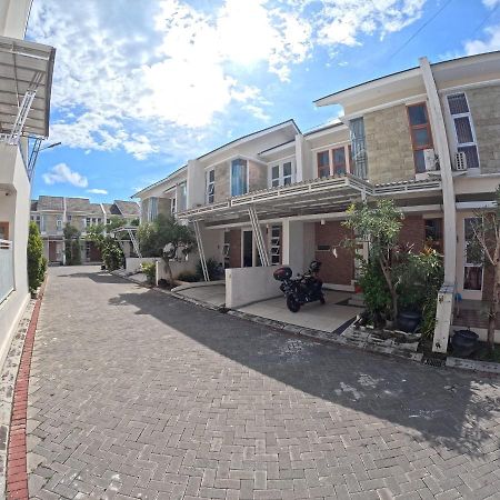 Ndalem Ngadimulyo Homestay Jogja Family Only Ngabean Экстерьер фото